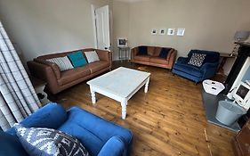 Beautiful Tenby House, Sleeps 10, Pets Allowed